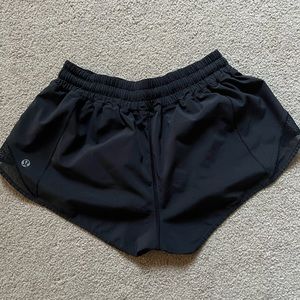 Lululemon Hotty Hot Short 2.5: Size 6